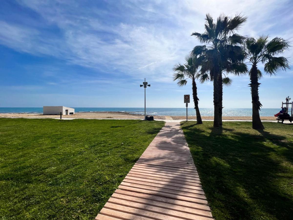 Renovated Apartment On The First Line Oropesa del Mar Esterno foto